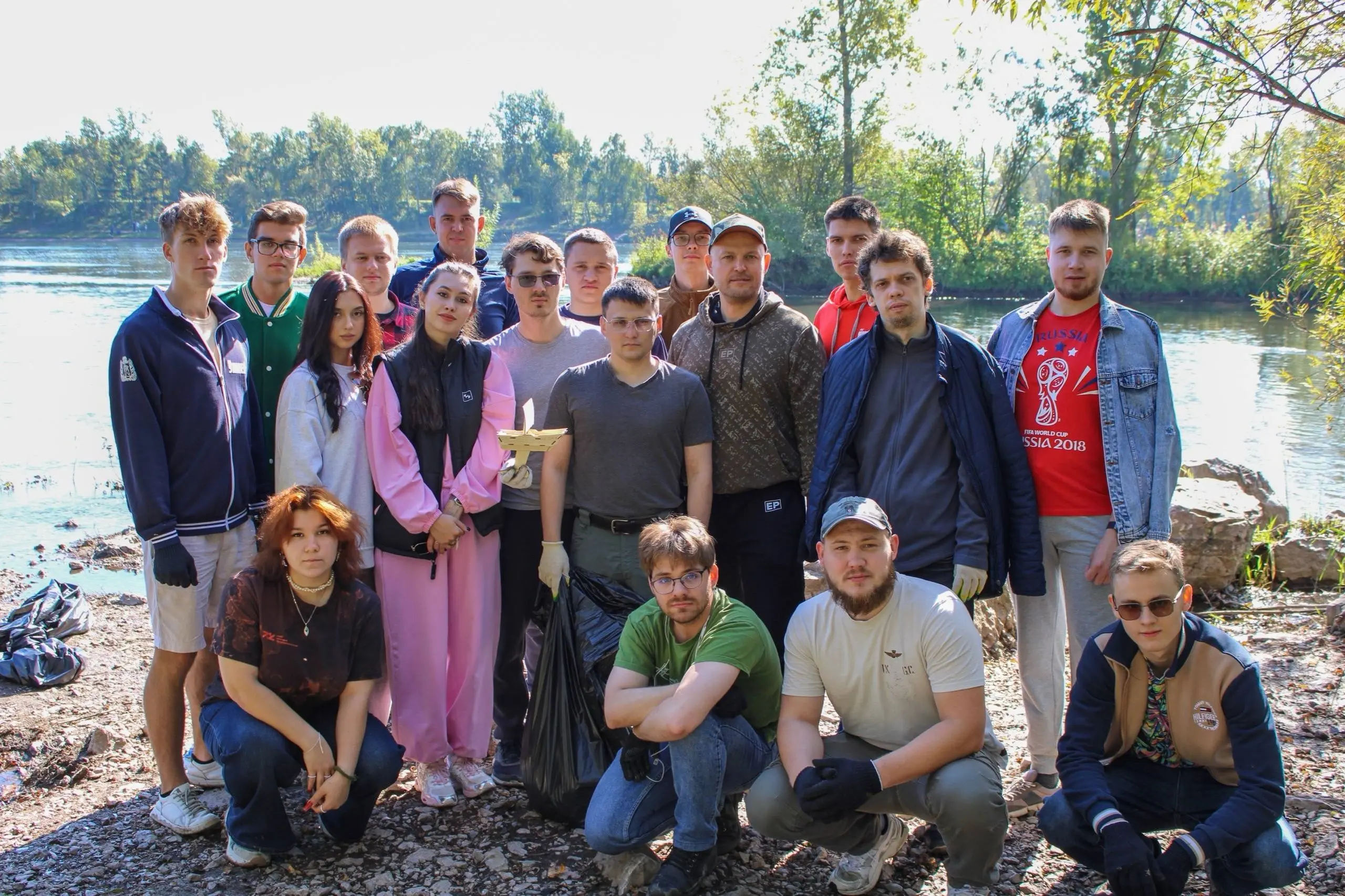Запуск корабликов из Кызыла в Дудинку
В Красноярском крае, Хакасии и Тыве идёт масштабный проект «Единая нить» — он объединяет молодёжные парламенты трёх регионов | Сетка — социальная сеть от hh.ru