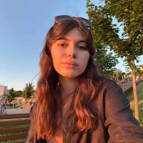 Алина Эфендиева