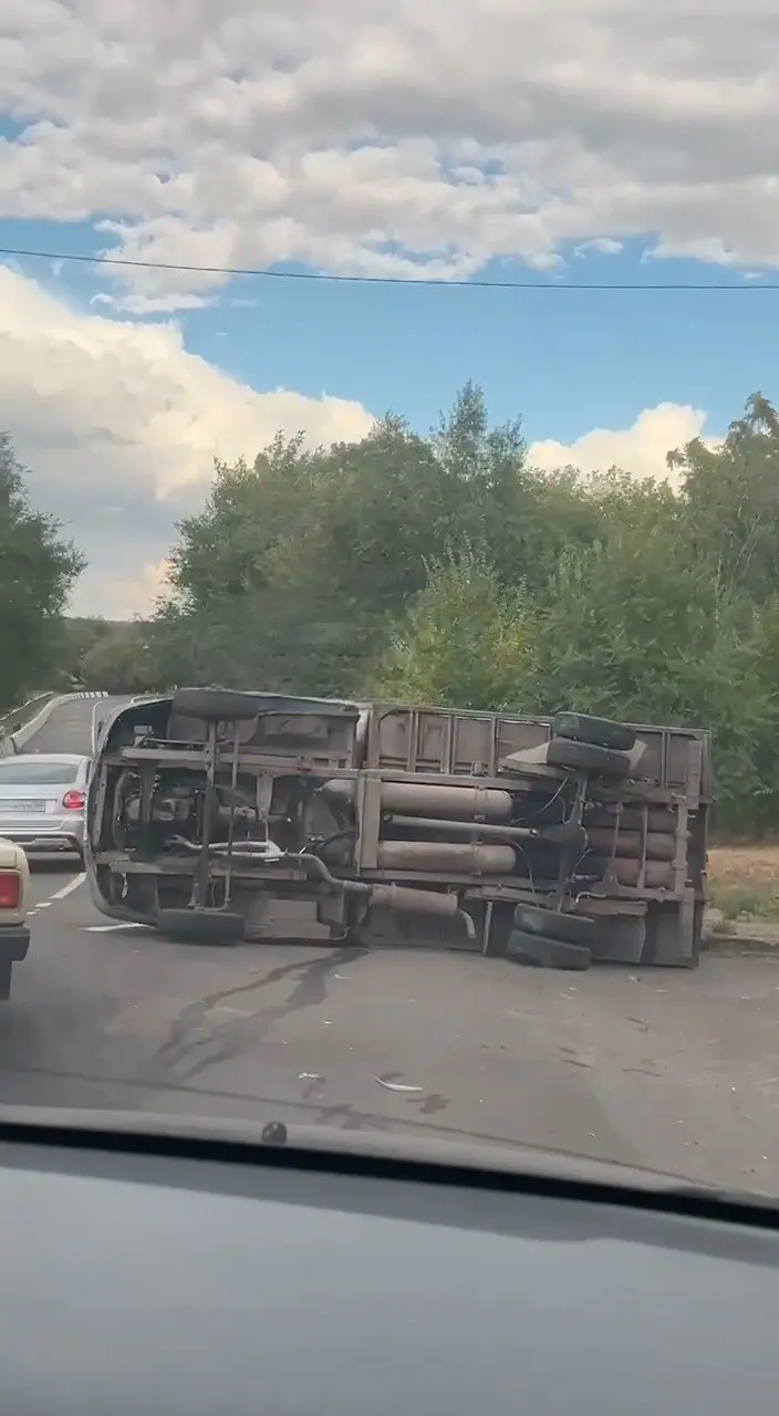 Серьёзное ДТП с перевёртышем в районе Алексеевского ставка в Будённовском районе Донецка | Сетка — социальная сеть от hh.ru