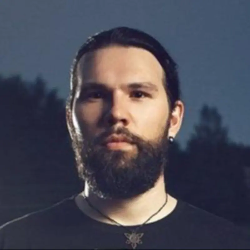 Дмитрий Глухов