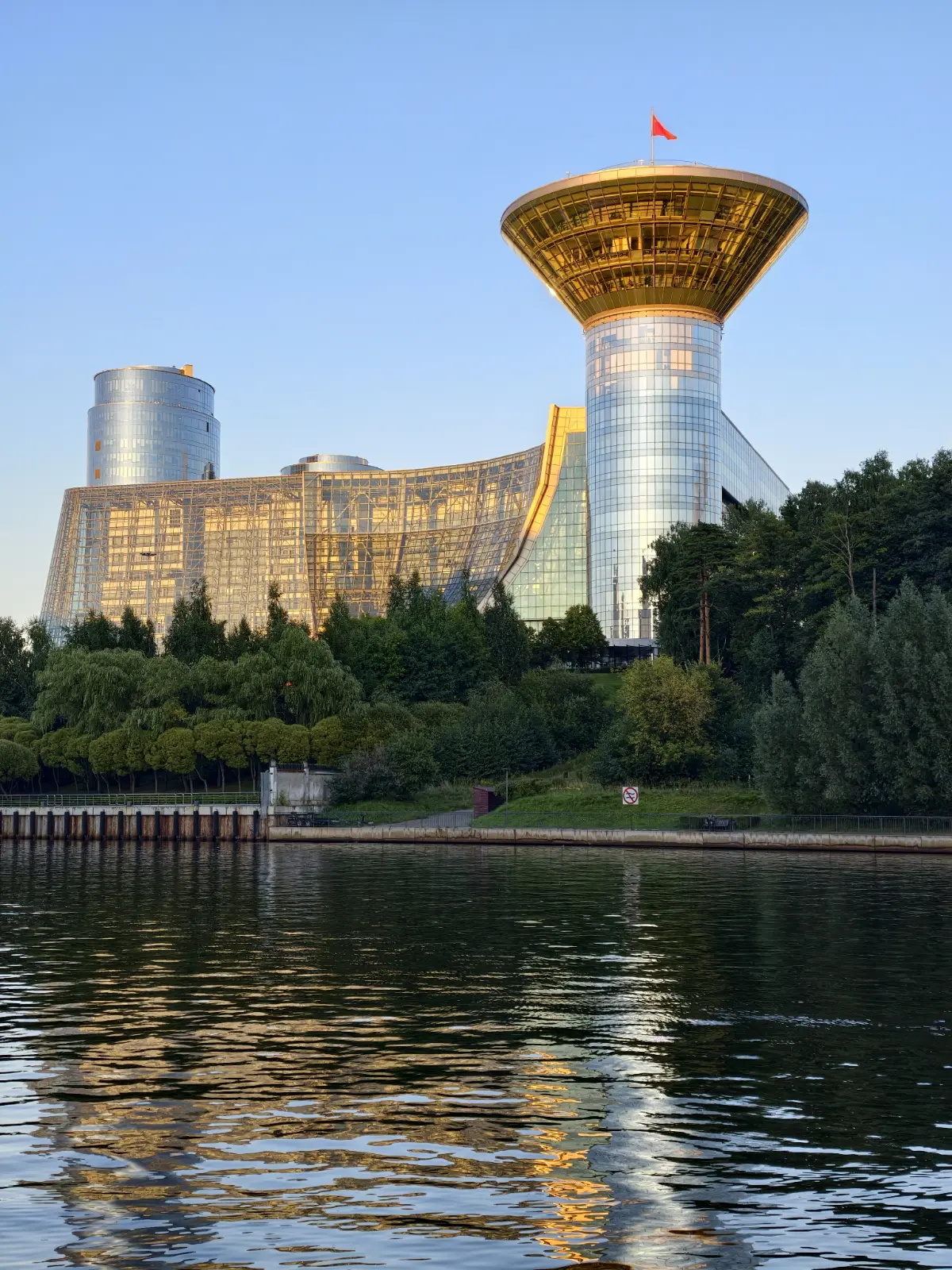 #москва #город #архитектура #природа #золотойчас | Сетка — социальная сеть от hh.ru