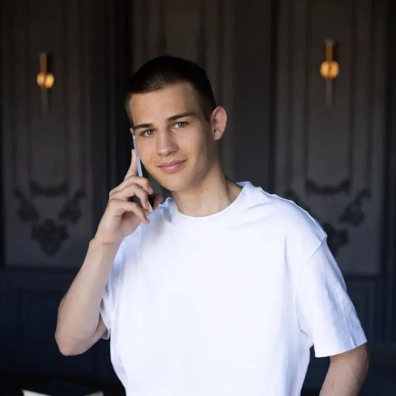 Иван Ходаков