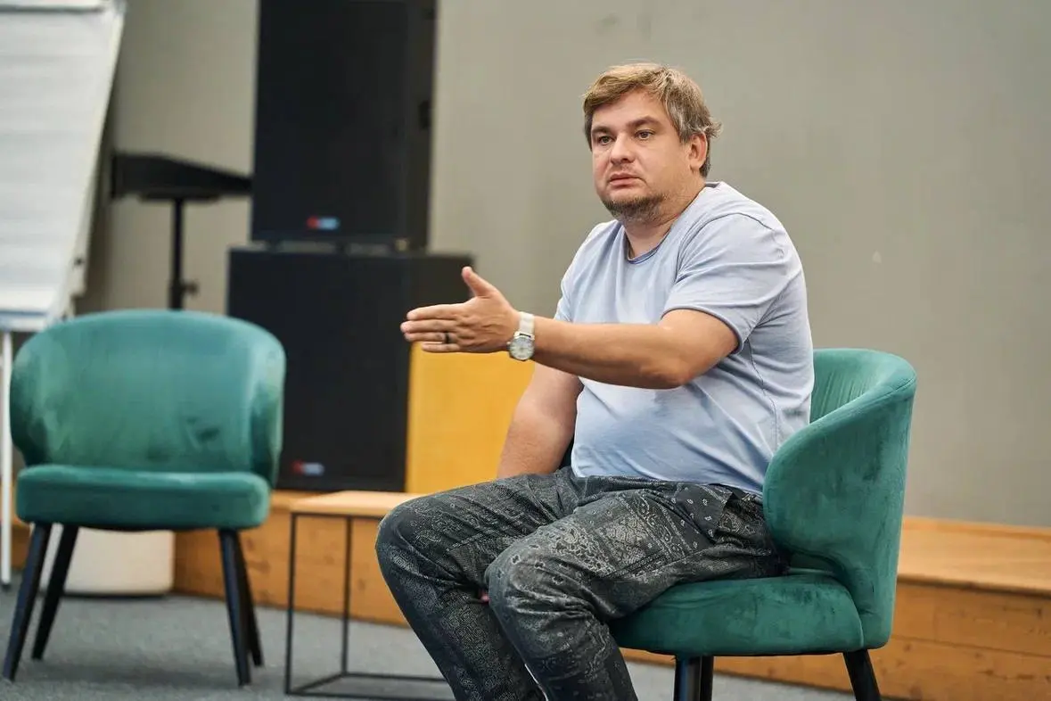 🤍 Итоги бизнес-миссии в Точка Банк
4 сентября в Екатеринбурге прошла бизнес-миссия в Точка Банк. Мы разобрали устройство компании — от бренда до холакратии, от найма до клиентского сервиса | Сетка — социальная сеть от hh.ru