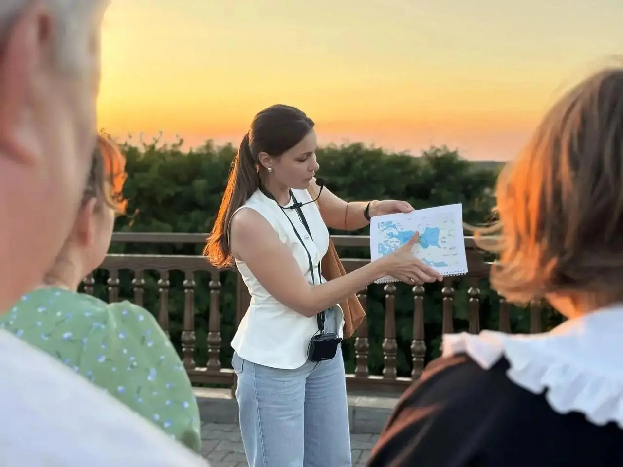 🌆 Ставрополь всё чаще изучают не только туристы, но и сами горожане
За первые шесть месяцев года через городской Туристско-информационный центр прошли более 1,5 тысячи человек | Сетка — социальная сеть от hh.ru