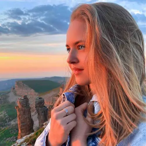 Кристина Ложкина