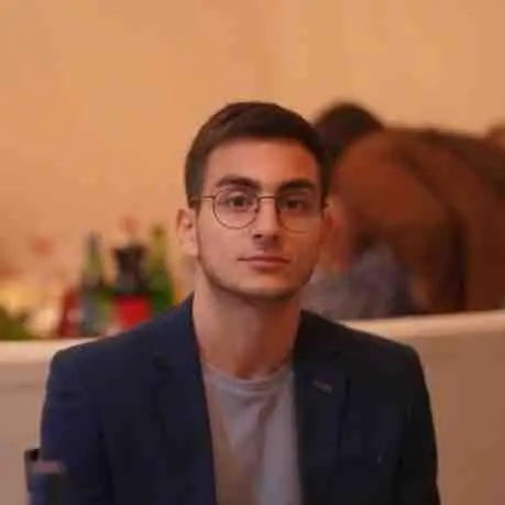 Михаил Саакян