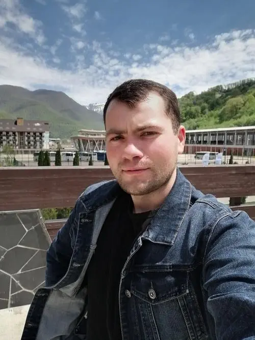 Денис Мироненко
