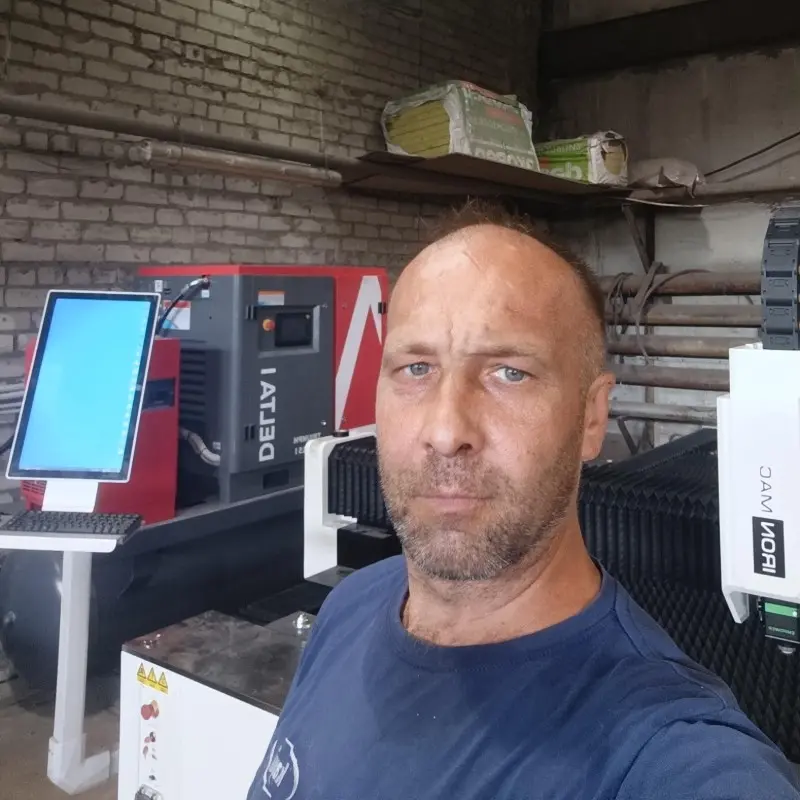 Николай Незаветин