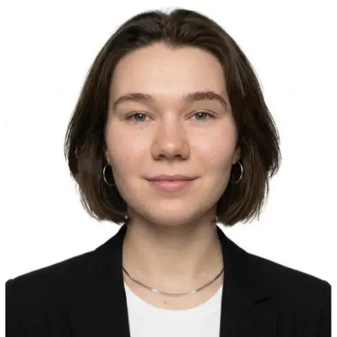 Алёна Назарова