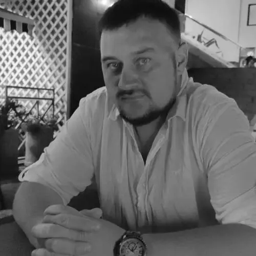 Роман Новиков