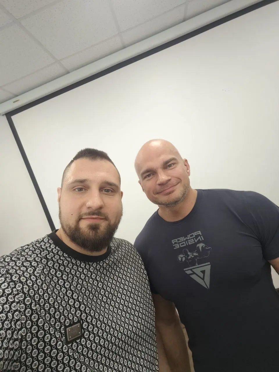🏢 Недавно побывал в офисе «ПроДокторов»
Посетил офис платформы «ПроДокторов» — крупнейшего в России сервиса с отзывами о врачах и клиниках | Сетка — социальная сеть от hh.ru