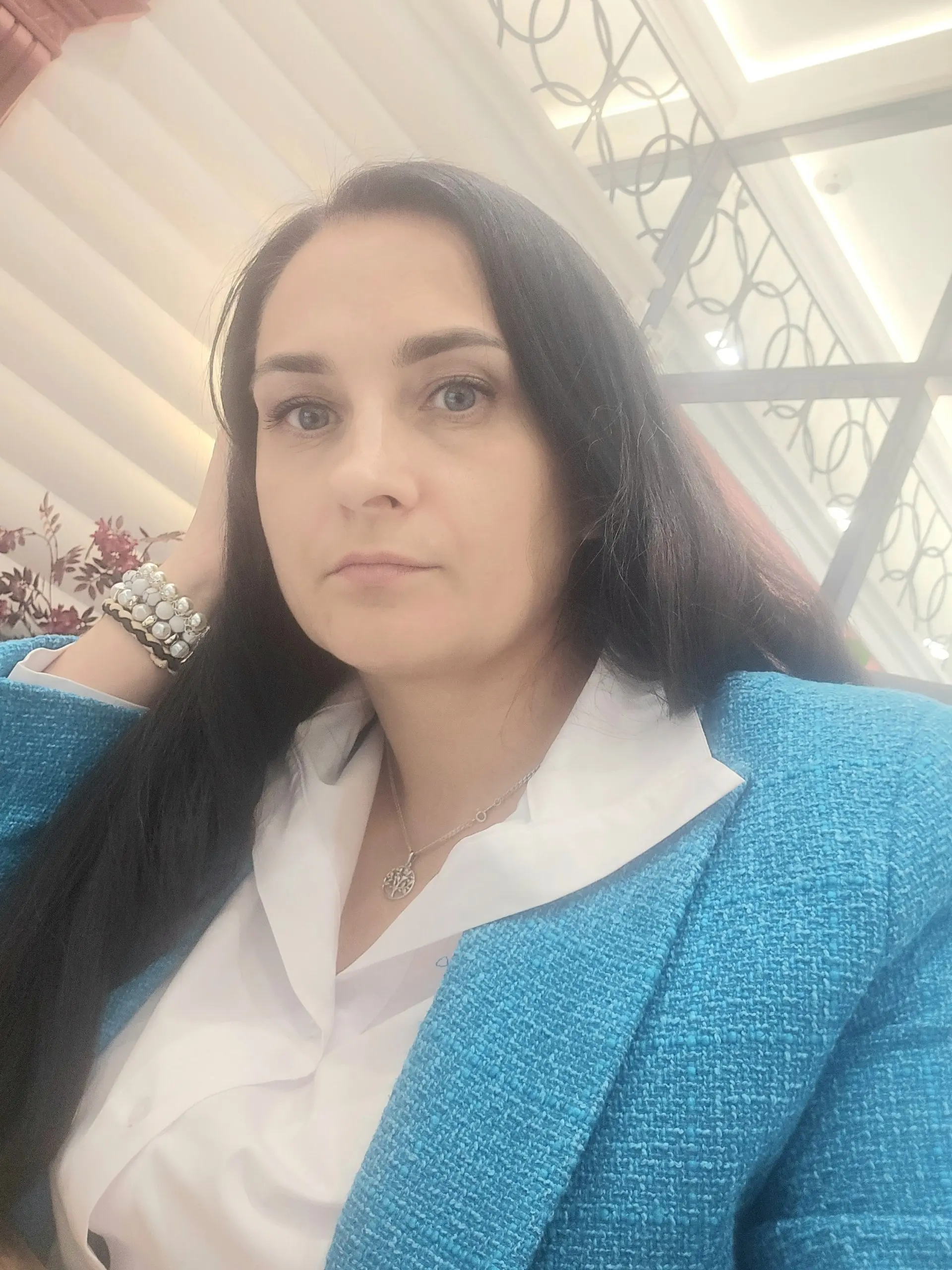 Я РАБОТАЮ НА ПРЕДЕЛЕ
Последние несколько дней у меня ощущение, что работа просто не заканчивается.
Закрываешь одну задачу — появляются три следующие.
Что-то срочно.
Кому-то нужно ответить | Сетка — социальная сеть от hh.ru