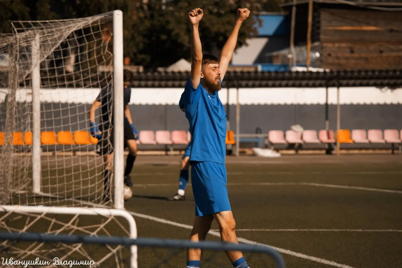 ⚽️ ФУТБОЛ, КОТОРЫЙ ОБЪЕДИНЯЕТ ПОКОЛЕНИЯ
6 сентября я побывал на интересном футбольном матче в Бийске | Сетка — социальная сеть от hh.ru