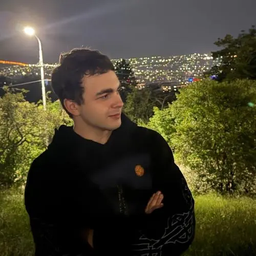 Аршак Асатурян