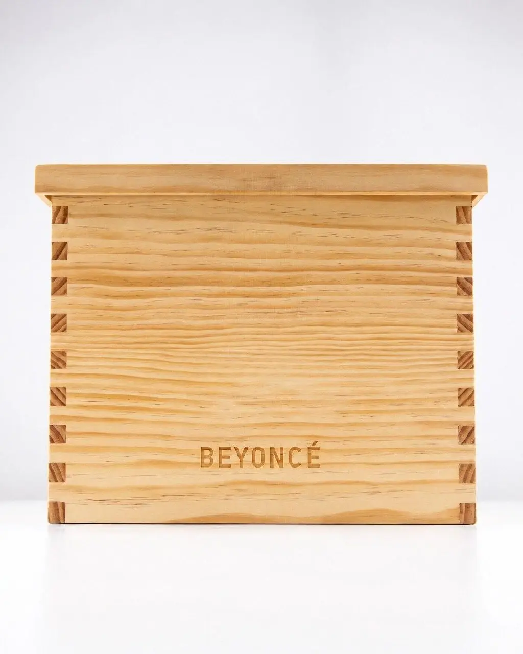 Beyoncé придумала, как продать пустой улей за 80 тысяч рублей | Сетка — социальная сеть от hh.ru