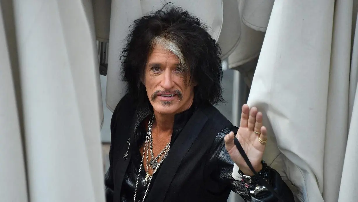 🎸 10 сентября 1950 родился Джон Перри.
Один из основателей Aerosmith.
48-й в списке 100 величайших гитаристов всех времен по версии Rolling Stone | Сетка — социальная сеть от hh.ru