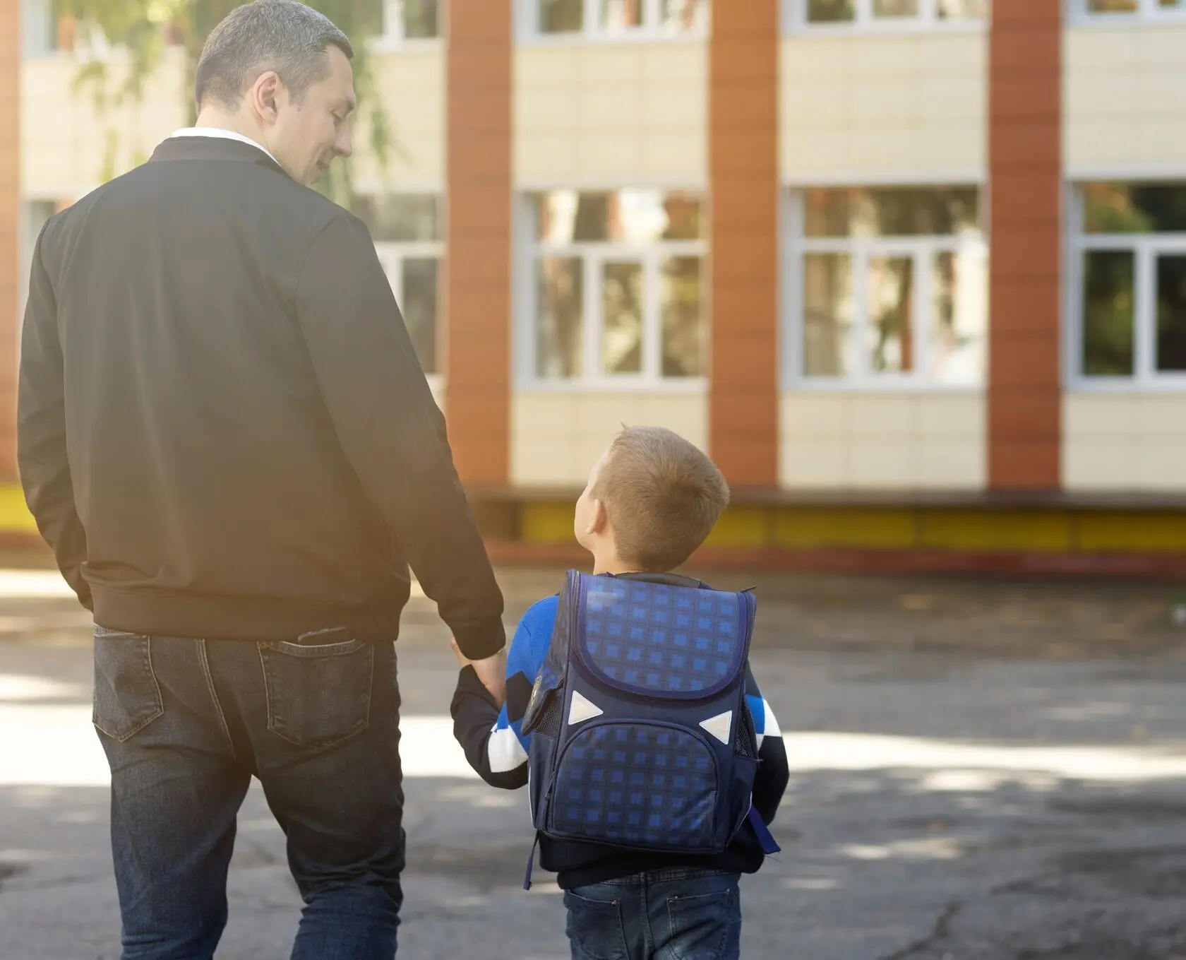 🎒  Безопасность ребёнка по дороге в школу: советы родителям | Сетка — социальная сеть от hh.ru