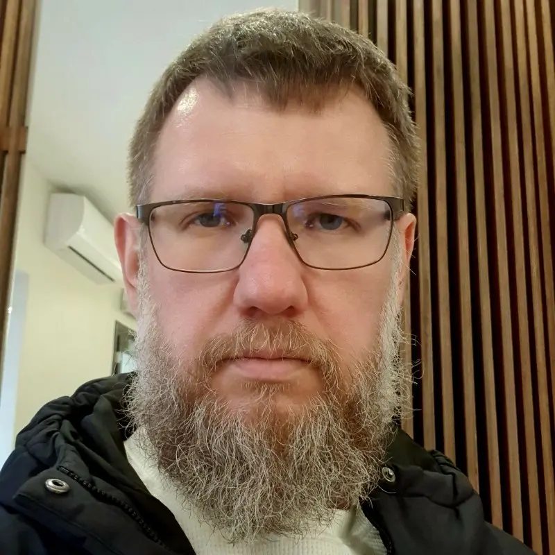 Вячеслав Захаров