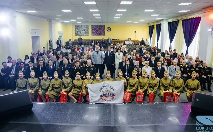 В Доме Офицеров ВКС обсудили справедливость исторической памяти: День Победы над Японией как символ правды
#Россия #Япония #Память #Выводы #Тенденция #Праздник | Сетка — социальная сеть от hh.ru