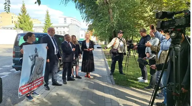«Памятник был, есть и будет»: у Посольства Японии в Москве общественные силы России передали ноту против требования Токио снести хабаровский монумент
#Россия #Япония #Выводы #История #Протесты #Вторая... | Сетка — социальная сеть от hh.ru