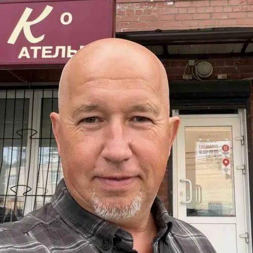 Дмитрий Артамонов