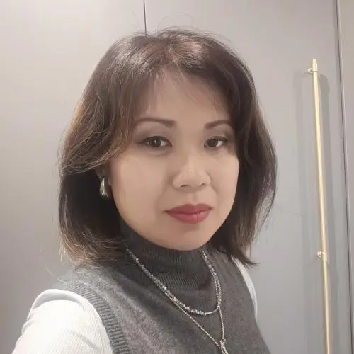 Yelena Pak