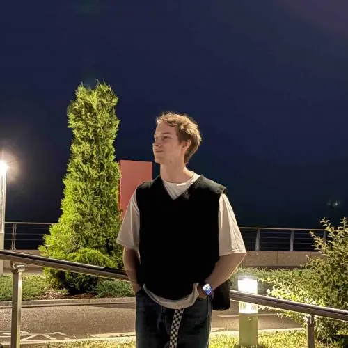 Андрей Вакар