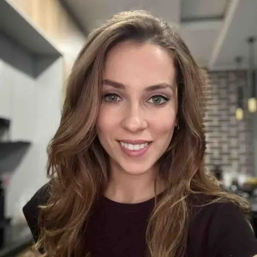 Алена Цуканова