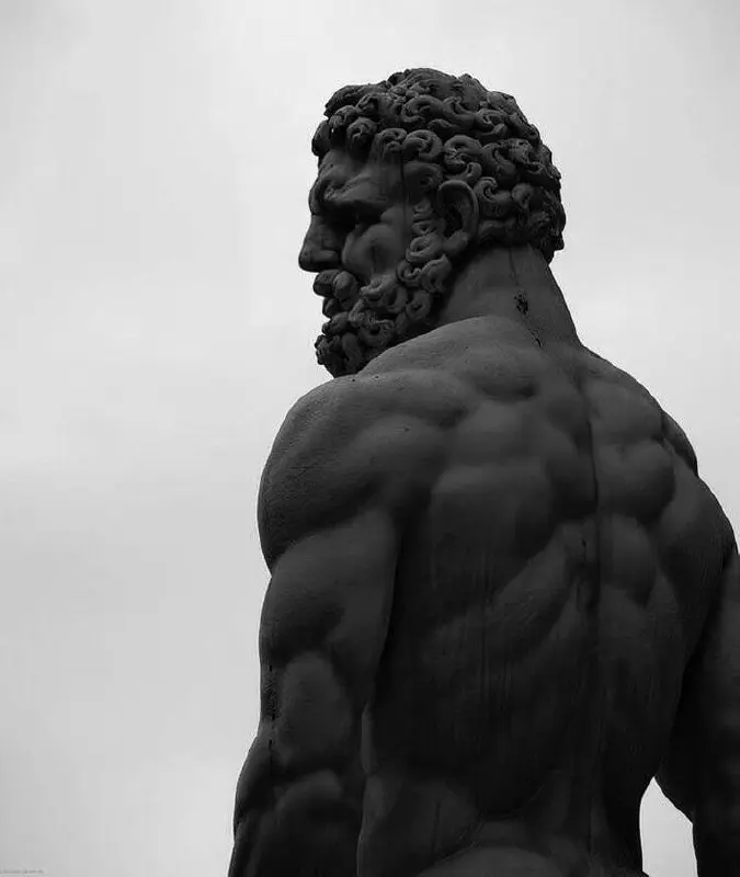 💬 Жизненные принципы Эпикура:
Всегда работай.
Всегда люби.
Не жди от людей благодарности и не огорчайся, если тебя не благодарят.
Наставление вместо ненависти, улыбка вместо презрения | Сетка — социальная сеть от hh.ru