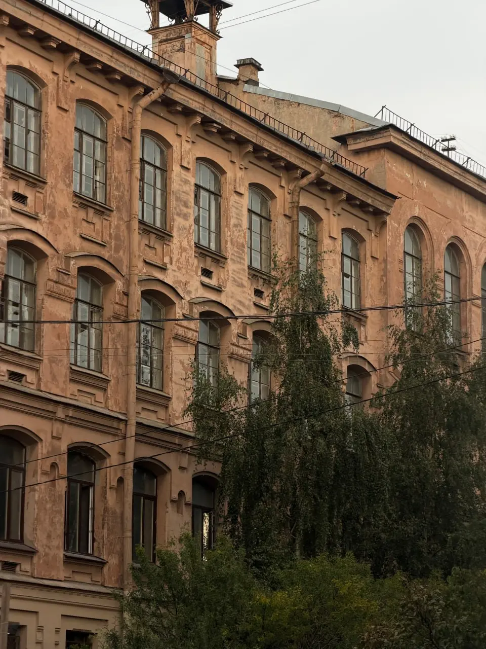 Дайджест? Дайджест
📹 Улетел в экзосферу ролик про то, что нужно знать кибербезопасникам в 2026 году, чтобы комфортно себя чувствовать на рынке – ссылка
🧠 В нашем Кибер ПТУ вышел новый формат постов пр... | Сетка — социальная сеть от hh.ru