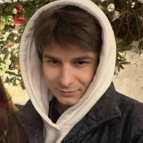 Максим Ольхов