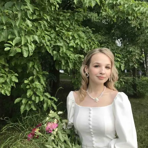 Алина Комелькова