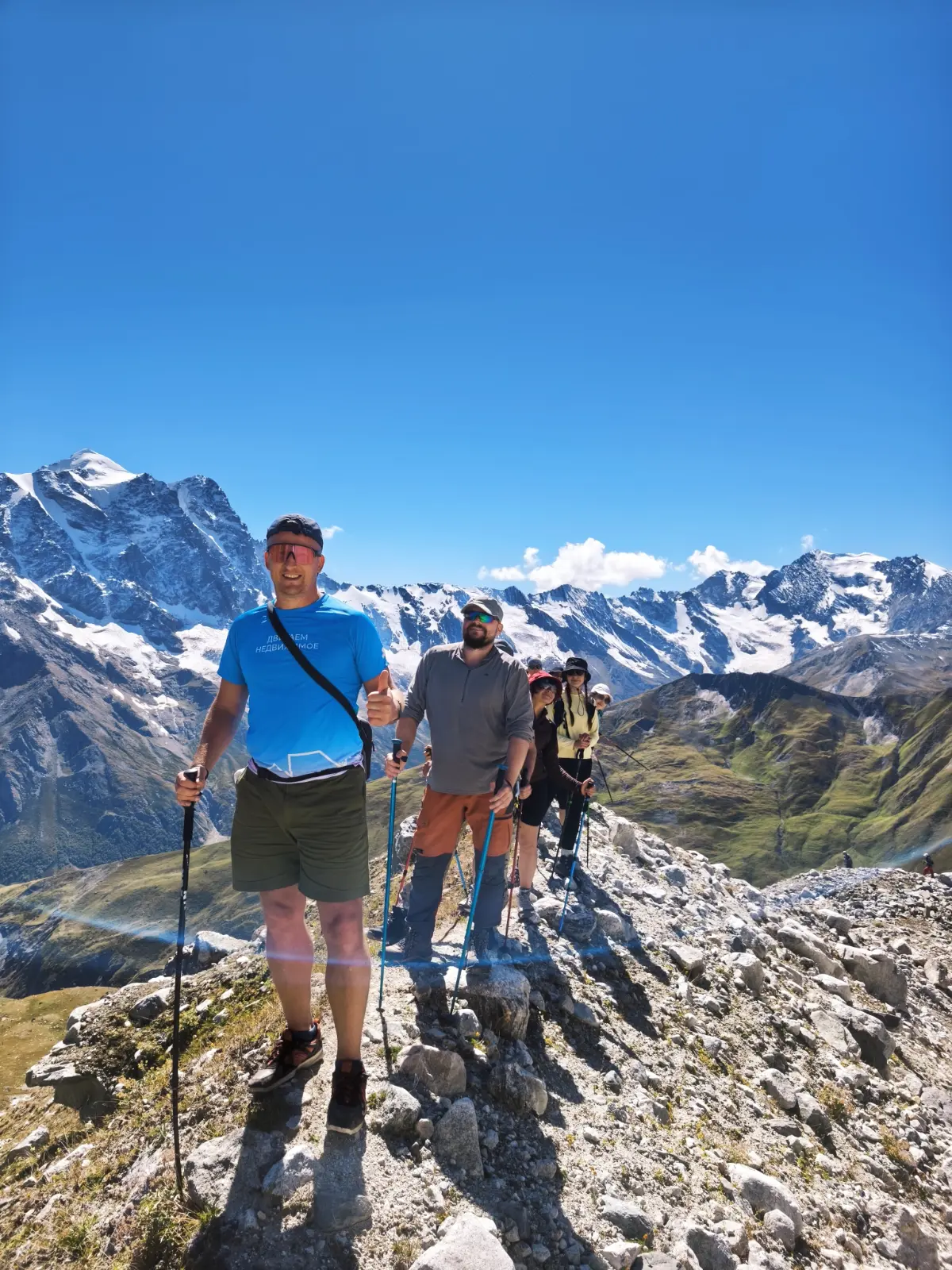 🏔 Каждую осень командой мы ходим на несколько дней в горы в Циан.Поход
В этот раз мы гуляли по Национальному парку Алания в Северной Осетии
🎉 Это был наш восьмой Циан | Сетка — социальная сеть от hh.ru