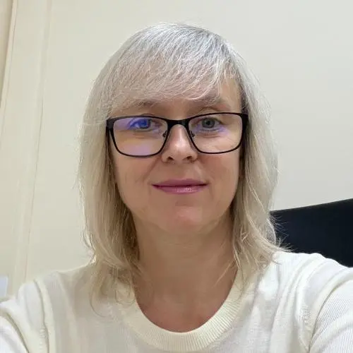 Елена Рой