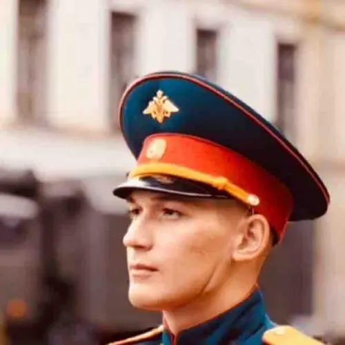 Денис Незнаев