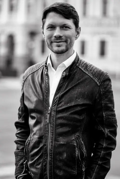 Владимир Кондратьев