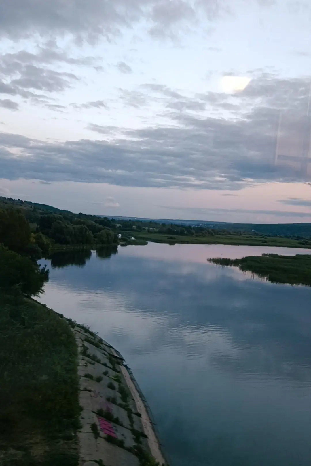 Природа Поволжья 🌊✨
А вообще, хочу напомнить, что у меня есть сообщество и канал. | Сетка — социальная сеть от hh.ru