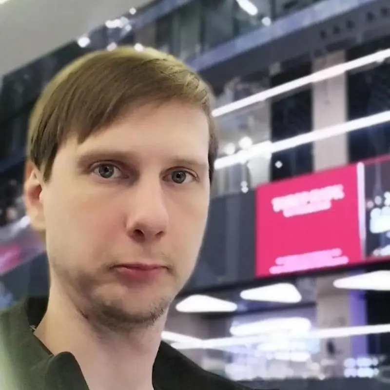 Михаил Симонов
