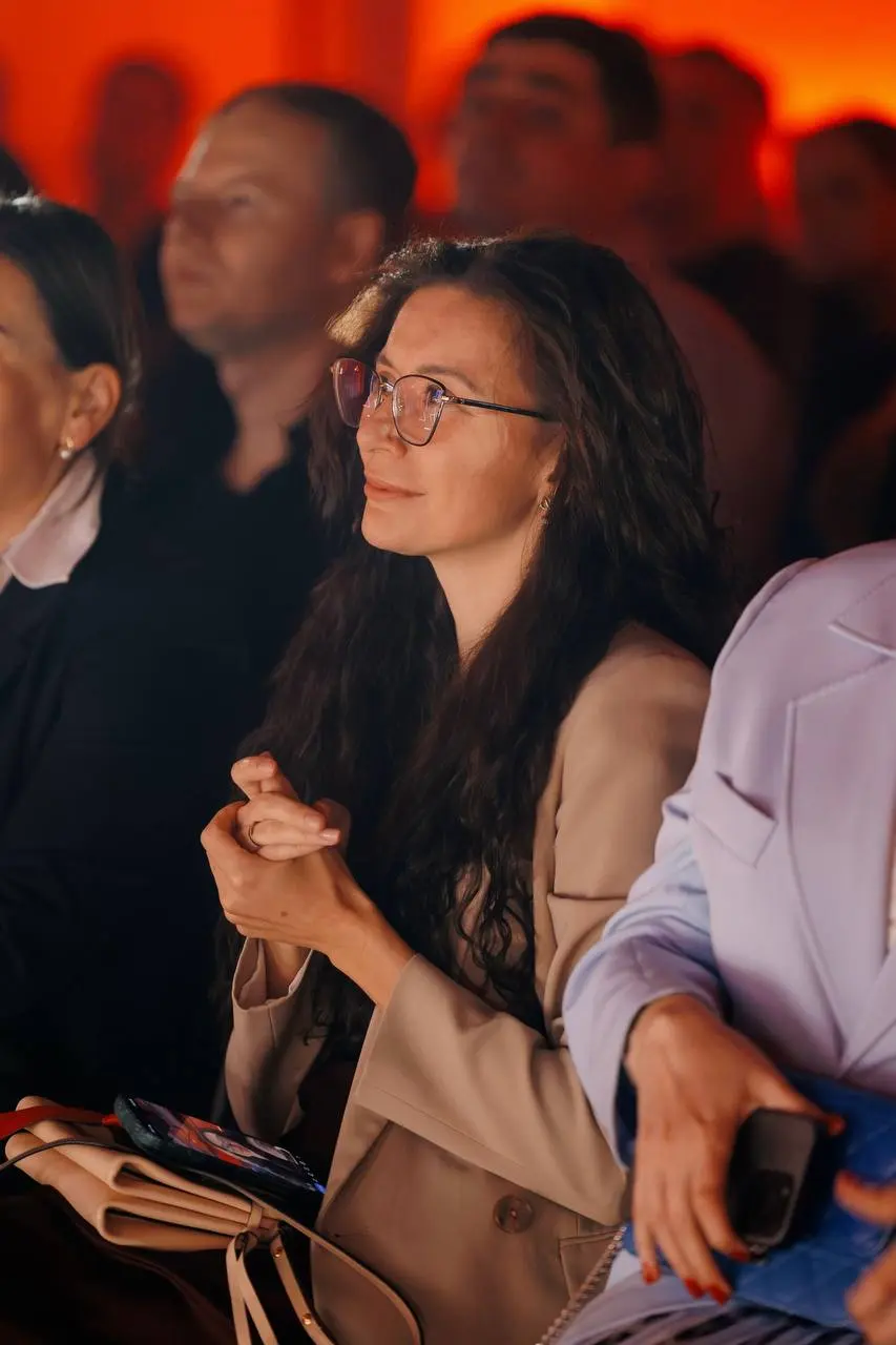 Кого ИИ не тронет
10 сентября прошло мероприятие Альфа-Банка в Noôdome «Новая оптика: как цифровой банк видит будущее» в рамках сессии «Сигналы будущего» спикерам задали прямой вопрос: чьи команды ИИ ... | Сетка — социальная сеть от hh.ru