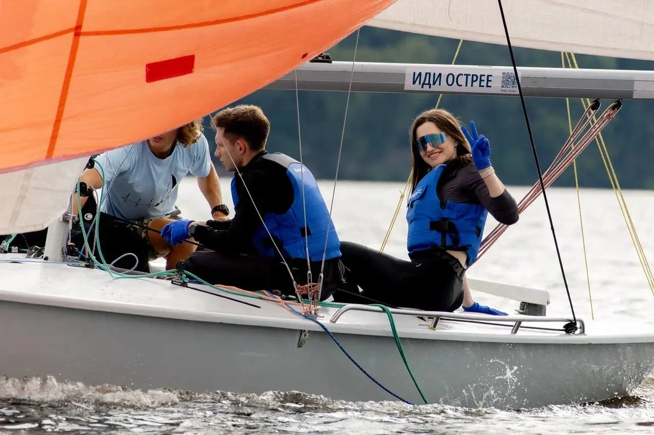 ⛵️ Заключительная регата Friends Community в этом году!
К осени распогодилось и мы хотим использовать эти выходные на максимум 🚀
📆 20 сентября (воскресенье)
🕕 15:00
📍 Яхт-клуб «Березки»
Что вас ждет?
... | Сетка — социальная сеть от hh.ru