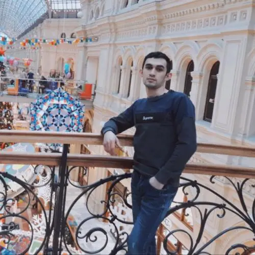 Умид Бомуратов