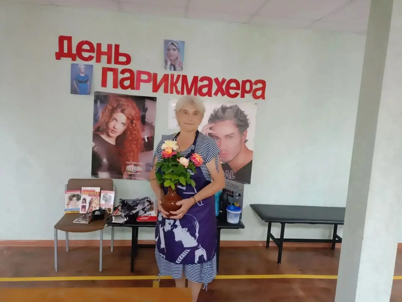 💇‍♀️ В Ачикулаке ко Дню парикмахера устроили благотворительные стрижки
14 сентября в отделении дневного пребывания Нефтекумского ЦСОН прошёл праздник, посвящённый парикмахерам | Сетка — социальная сеть от hh.ru