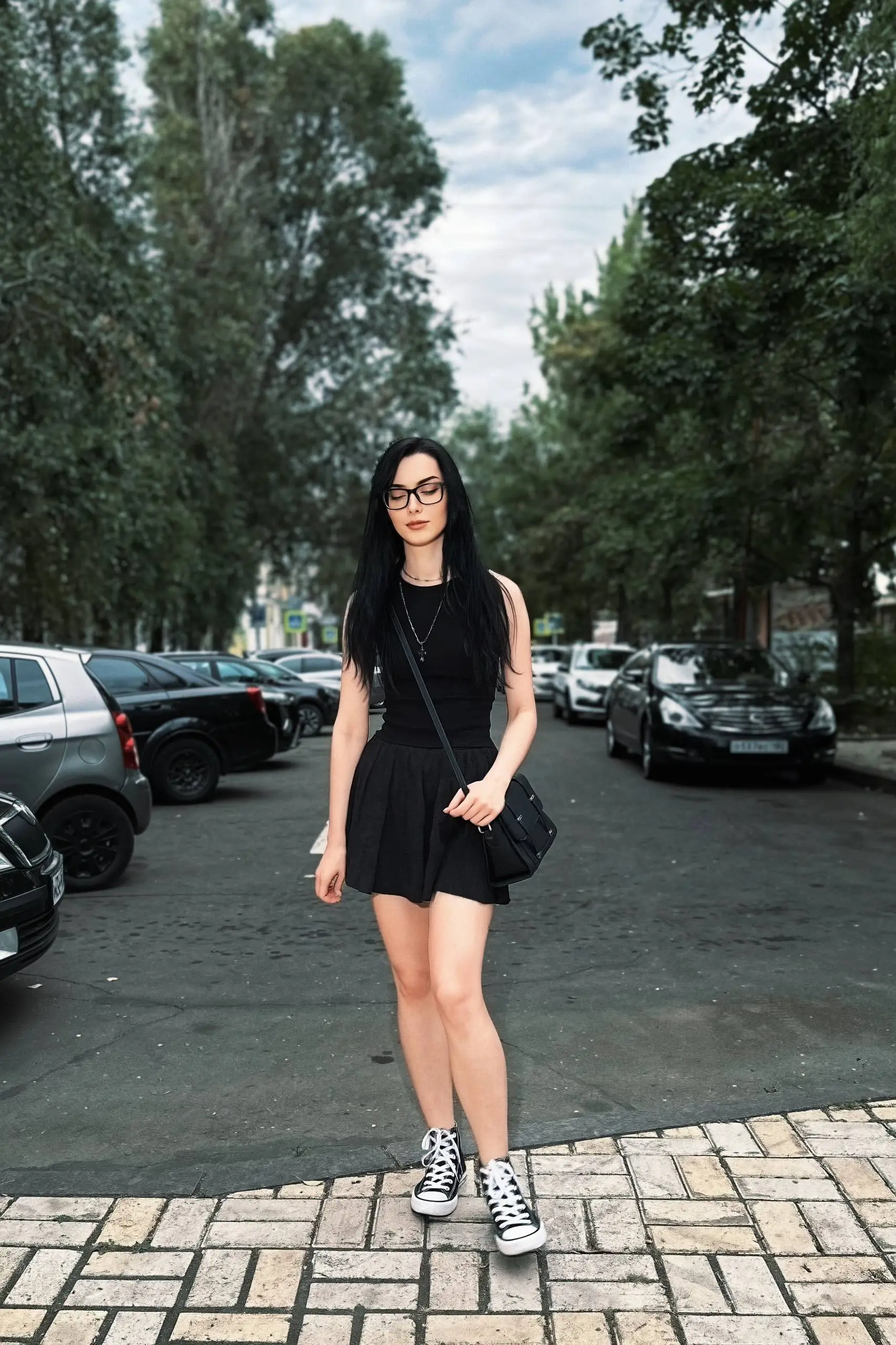 Немного осеннего замедления 🍂
Сейчас я много играю в PoE, смотрю аниме и продолжаю шить свою кошечку 🐈‍⬛
А ещё собираю идеи и вдохновение для новых видео и навожу порядок перед Мабоном | Сетка — социальная сеть от hh.ru
