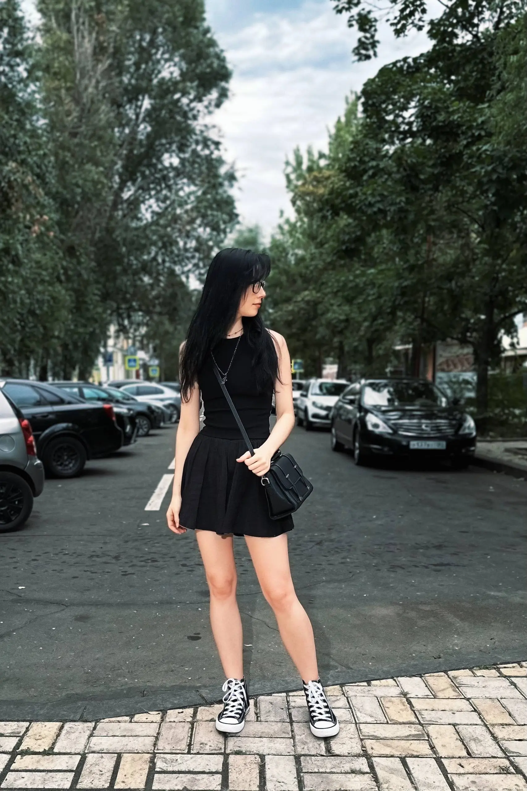 Немного осеннего замедления 🍂
Сейчас я много играю в PoE, смотрю аниме и продолжаю шить свою кошечку 🐈‍⬛
А ещё собираю идеи и вдохновение для новых видео и навожу порядок перед Мабоном | Сетка — социальная сеть от hh.ru