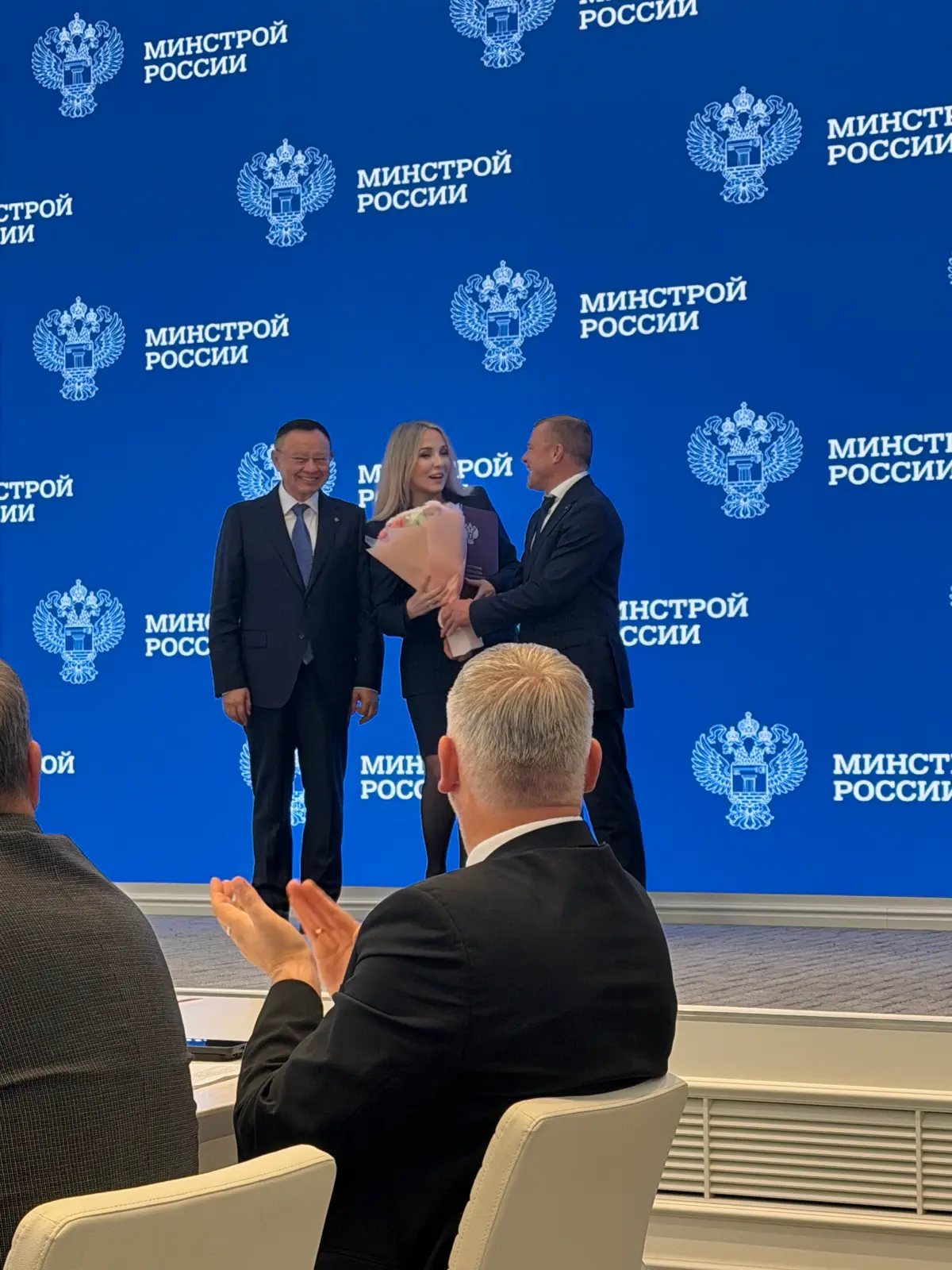 08 сентября 2026 года получила Благодарность от Министра строительства и ЖКХ РФ 🚀
Этот момент — яркое подтверждение: когда вкладываешь душу в дело, работаешь упорно и плечом к плечу с сильной командой... | Сетка — социальная сеть от hh.ru