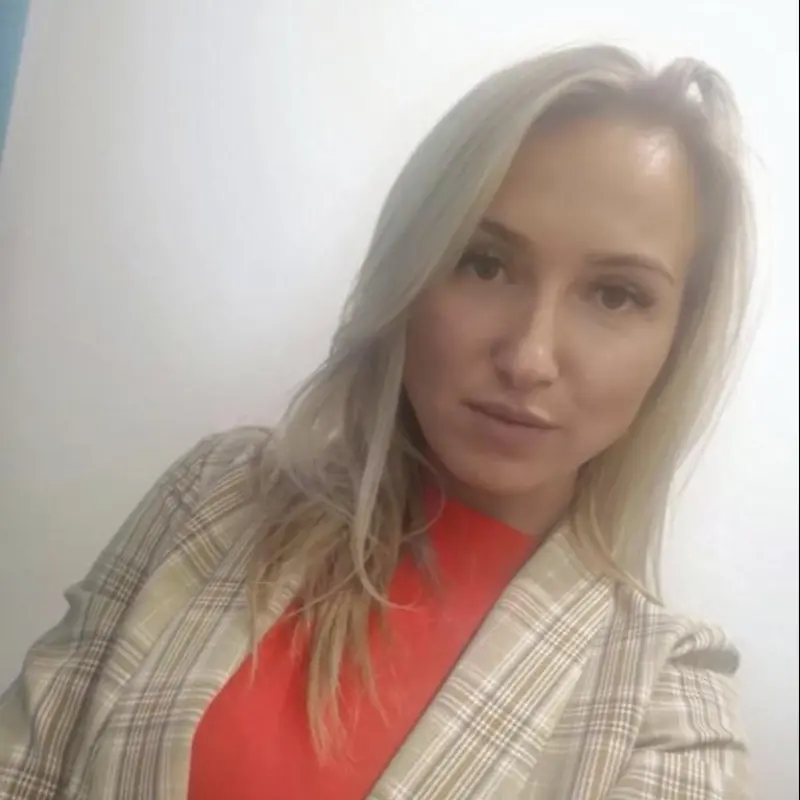 Яна Маслова