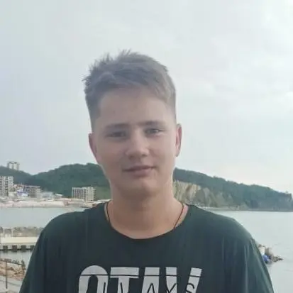 Роман Карбушев
