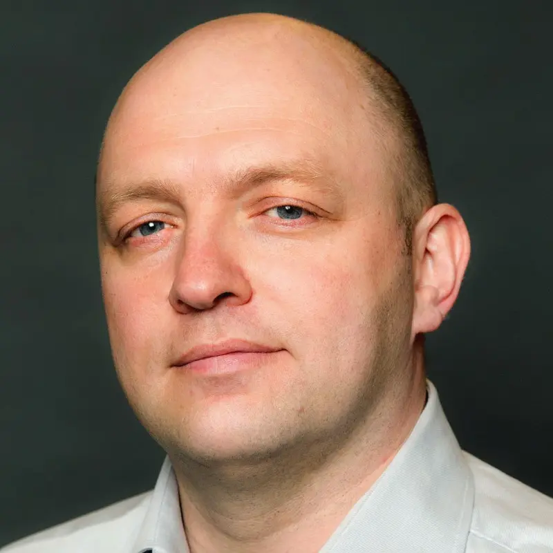 Владимир Остапенко