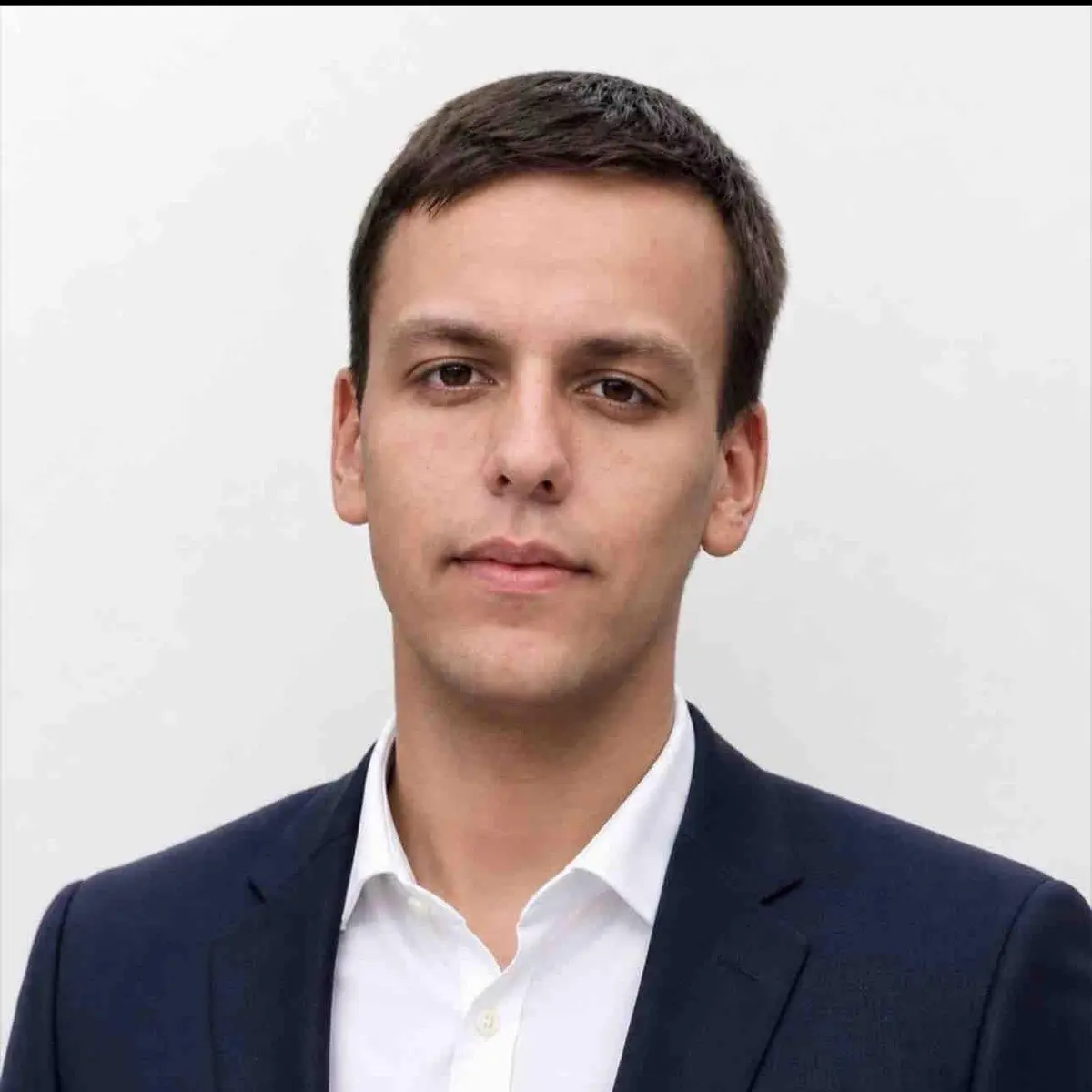 Андрей Попов