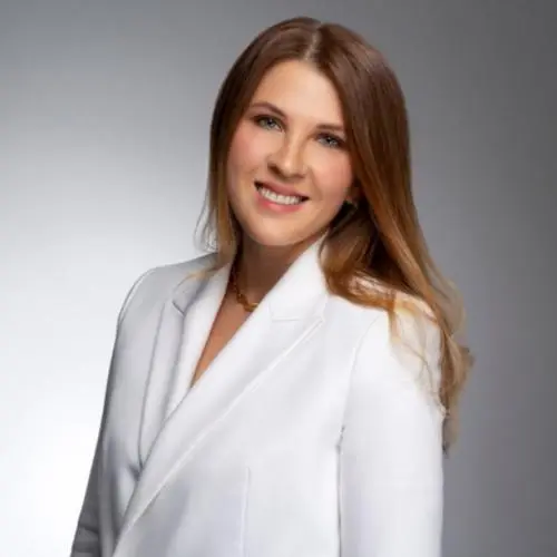 Анна Коршикова
